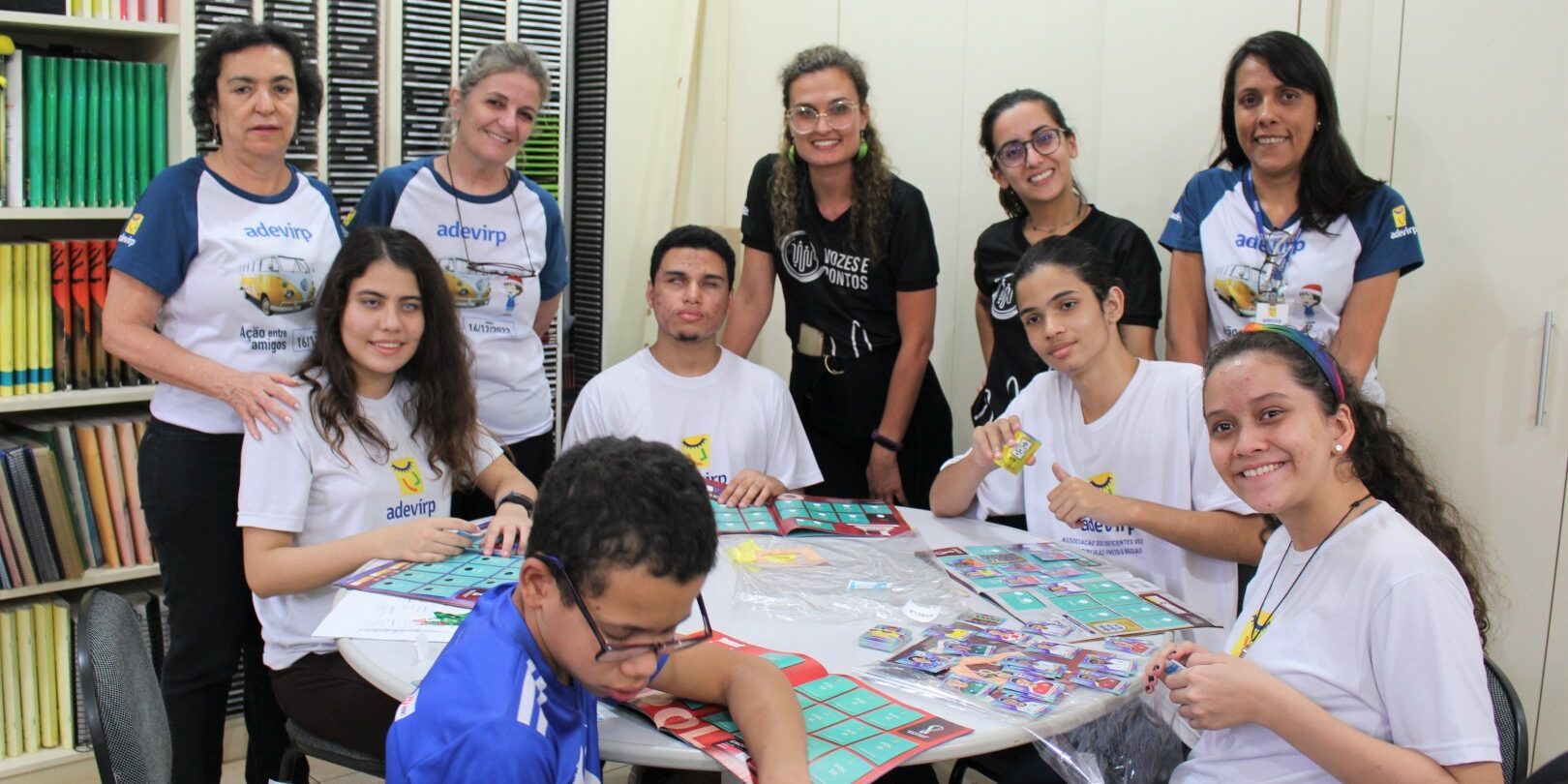 IMG_5327 (Grande) Foto dos educandos com albuns